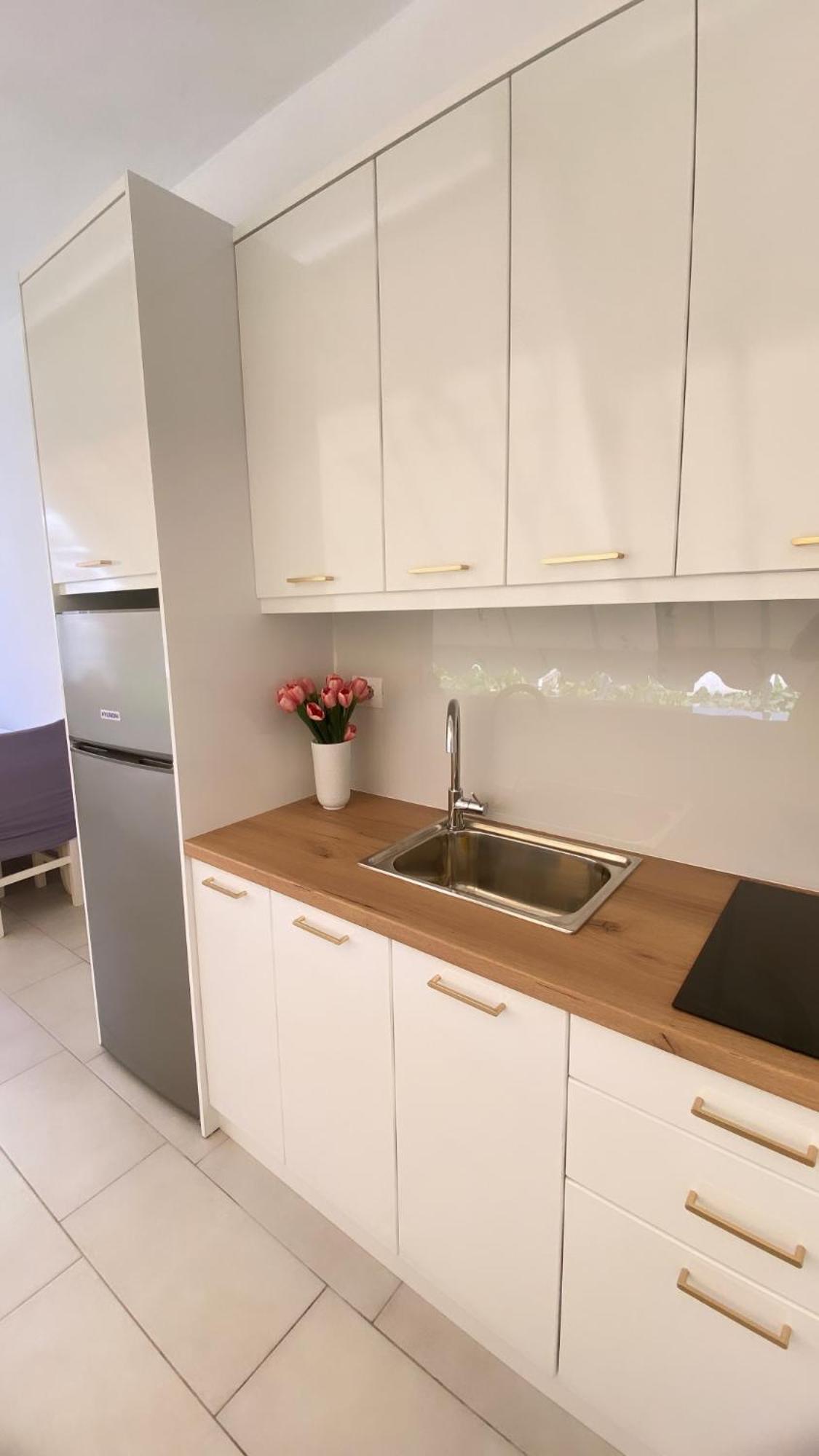 Ona Apartament Sarandë Esterno foto